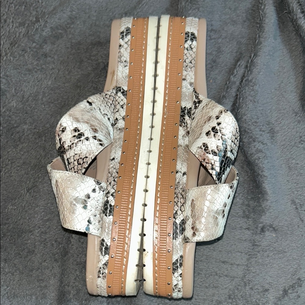 Vince Camuto Cream and Black Slide Sandals - Picture 2 of 8